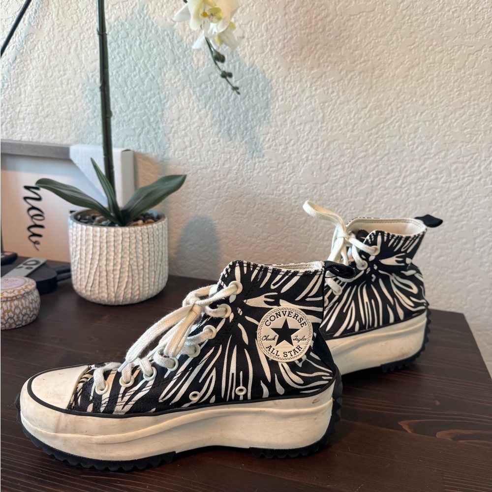 Unisex CONVERSE Chuck Taylor Run Star Hike High Top EGRET/BLACK 9 w or 7.5 m